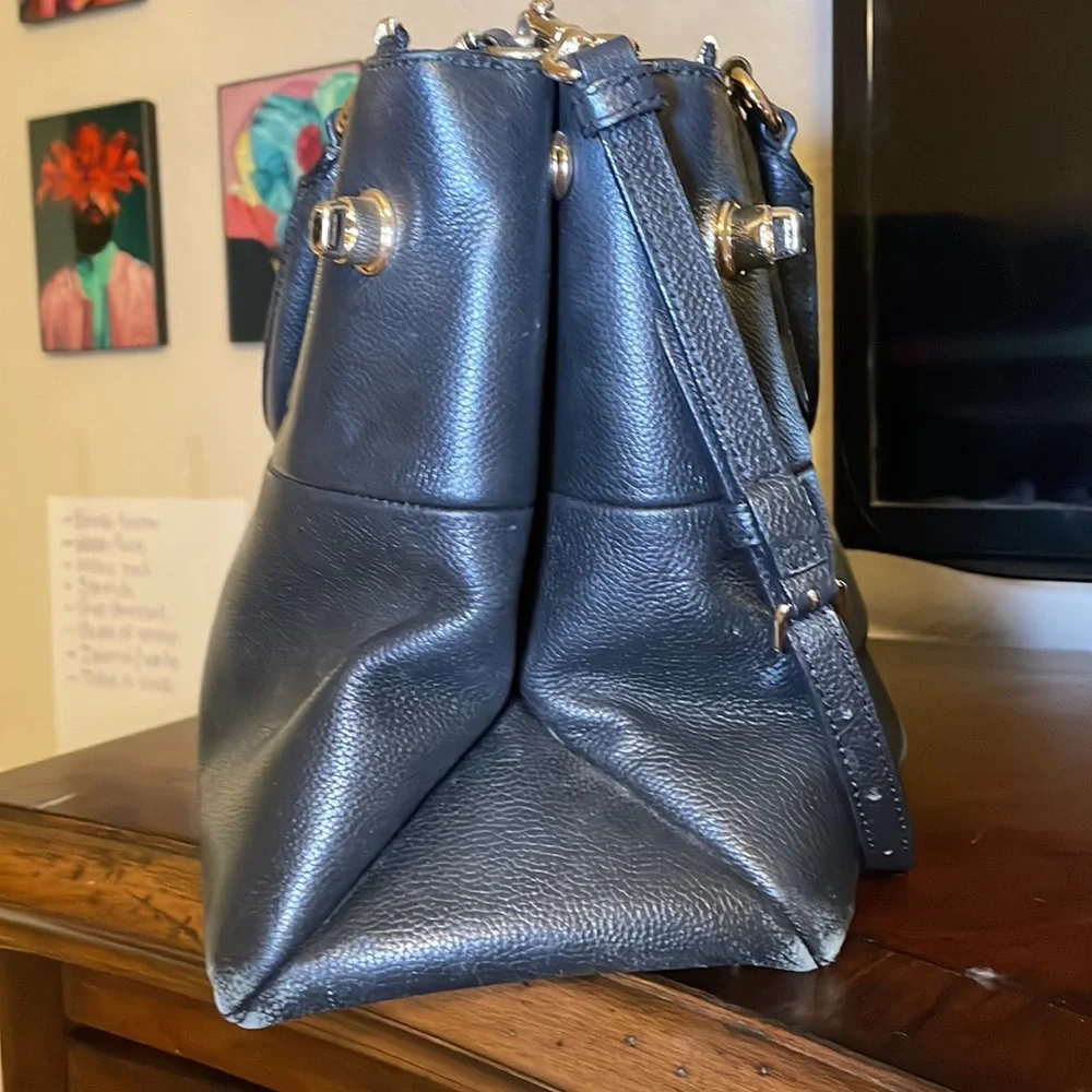 Beautiful COACH purse - Picture 5 of 10